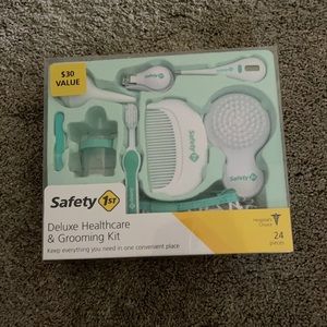 Safety 1st Deluxe Healthcare & Grooming Kit